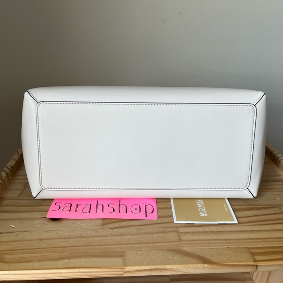 🌼Michael Kors Purse - Picture 6 of 14